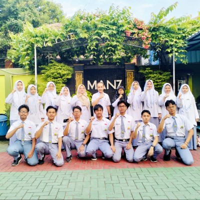 18 Siswa MAN 7 Jakarta Ikuti OMI 2025 Bidang Sains Tingkat Kota