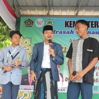 Peringatan Maulid Nabi di MTsN 17 Jakarta: Menguatkan Iman Generasi Muda di Era Digital