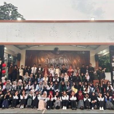Language Camp x Authentic Boarding Feast 2025, Perpaduan Religi, Budaya, dan Kreativitas Santriwati