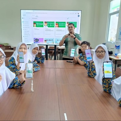 MTsN 14 Jakarta Timur Terapkan Alef Education untuk Pembelajaran Matematika