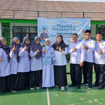 Aisyah Nayyara,Siswi  MIN 9 Jakarta Sabet Emas di Bharaduta Fun Swimming Series 2025