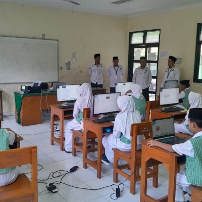 Semangat Siswa MIN 17 Kepulauan Seribu Warnai Hari Pertama ANBK