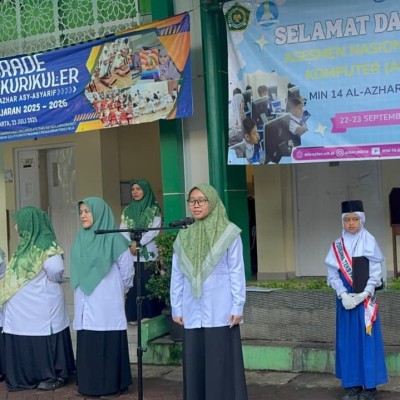 Upacara Bendera MIN 14 Al-Azhar Asy-Syarif Disertai Apresiasi Prestasi Siswa