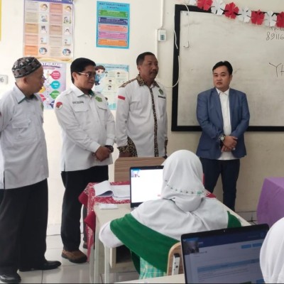 Kepala Kankemenag Jakarta Timur Monitoring ANBK di MIN 21 Jakarta