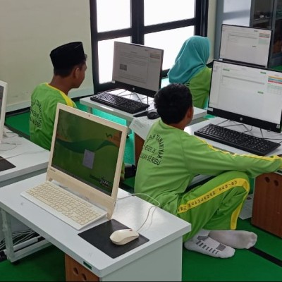 Sembilan Siswa MTsN 26 Ikuti Simulasi OMI Tingkat DKI Jakarta