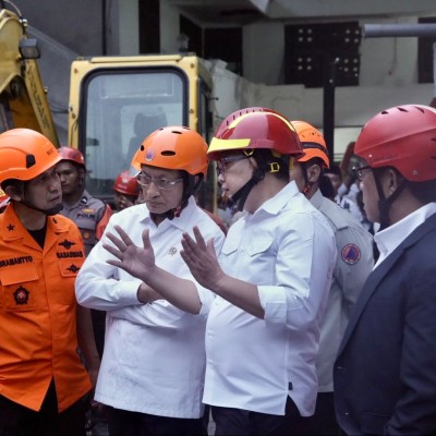 Tinjau Pesantren Al Khoziny, Menag Salurkan Bantuan dan Siapkan Upaya agar Kejadian Tidak Terulang