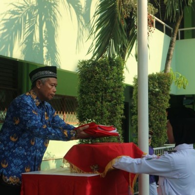 MTsN 17 Jakarta Gelar Upacara Hari Kesaktian Pancasila, Tanamkan Semangat Persatuan