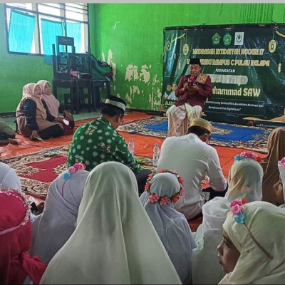 Samtidar Effendy Tomagola Ajak Siswa MIN 17 Kepulauan Seribu Teladani Akhlak Nabi Muhammad SAW