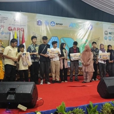 Allam dan Wisnu Sabet Emas di ASEAN Robotic Day 2025