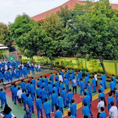 Senam Jumat Pagi di MAN 7 Jakarta Ciptakan Suasana Ceria dan Bugar