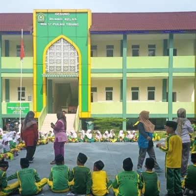 Jaga Generasi Sehat, MIN 17 Kepulauan Seribu Ikut Program Obat Cacing Massal