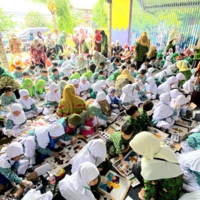 Dukung Gernasratik, PC IGRA Koja Gelar Kegiatan Membatik Bagi Siswa Raudhatul Athfal