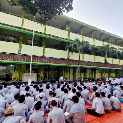 Kegiatan Pagi MAN 7 Jakarta Bahas Program Oktober dan Pentingnya Disiplin