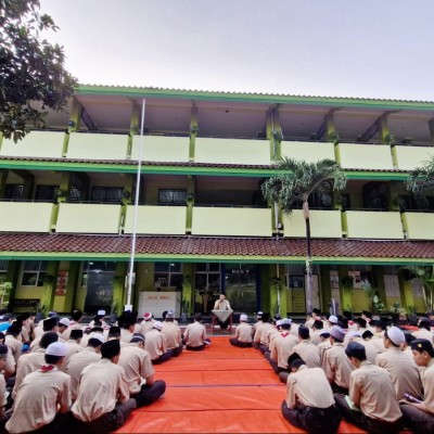 Menjadi Generasi Pecinta Sunnah: MAN 7 Jakarta Tanamkan Semangat Menghafal Hadits di Kegiatan Pagi