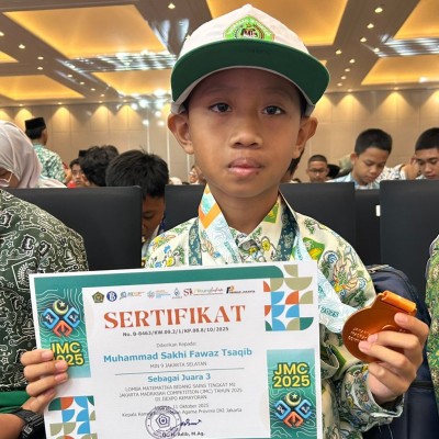 Warung Kecil, Cita-Cita Besar: Perjalanan Sakhi Menuju Juara Matematika di JMC 2025