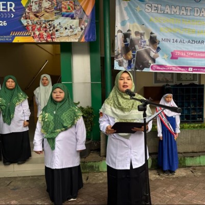 MIN 14 Jakarta Tanamkan Pentingnya Adab di Atas Ilmu Lewat Upacara Bendera