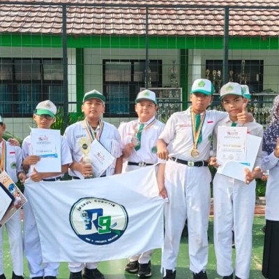 Tim Robotik MIN 9 Jakarta Selatan Raih 6 Medali di Kontes Robot Nusantara 2025