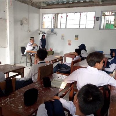Penyuluh Agama Islam Kemenag Kepulauan Seribu Gelar Bimbingan Literasi Al-Qur’an di MTsN 26