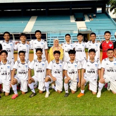 Tim Sepak Bola MAN 7 Jakarta Tembus Delapan Besar Liga Santri 2025