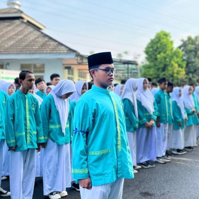 MTsN 40 Jakarta Barat Peringati Hari Santri Nasional 2025 dengan Semangat “Mengawal Indonesia Merdeka Menuju Peradaban Dunia”