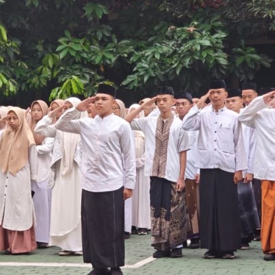 MAN 13 Jakarta Gelar Upacara Peringatan Hari Santri Nasional 2025 dengan Khidmat