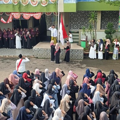 Dari Pesantren untuk Dunia: Semangat Santri di MTsN 6 Jakarta