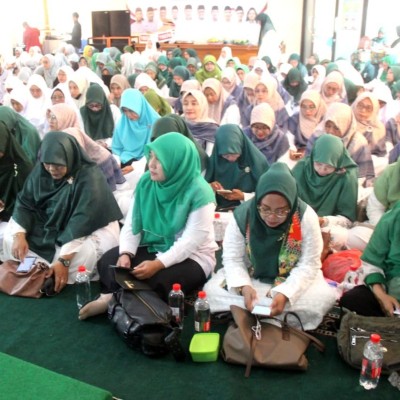 Kankemenag Jakarta Utara Gelar Munajat dan Santunan Yatim Peringati Hari Santri ke-11