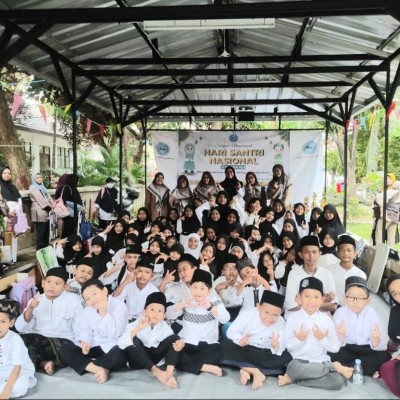 Santri TPQ-Diniyah Shibyan Rayakan Hari Santri dengan Lomba Kreatif di RPTRA Pejagalan