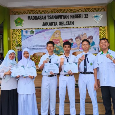 Empat Pesilat MTsN 32 Jakarta Raih Prestasi di Kejuaraan Pencak Silat Tingkat Kota Jakarta Selatan 2025