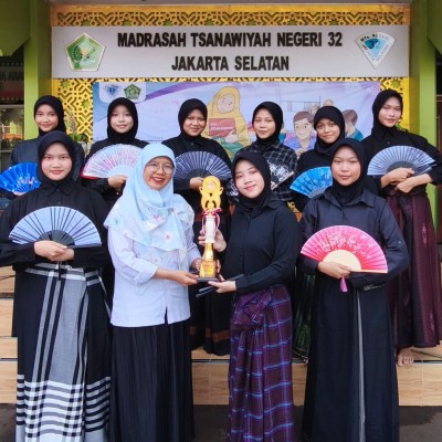 Tim Tari MTsN 32 Jakarta Raih Juara 2 di Kompetisi Tari Kreasi & Modern Dance Piala Kak Seto