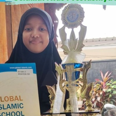 Siswi MIN 9 Jakarta Selatan Raih Juara 2 Lomba Poster GIS EXPO 2025