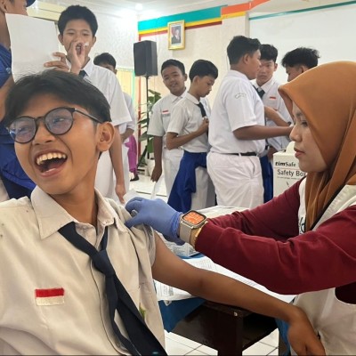 MTsN 6 Jakarta Gelar Skrining dan Imunisasi Bersama Puskesmas Batu Ampar