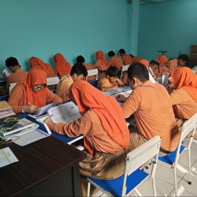 109 Siswa MTsN 9 Jakarta Unjuk Prestasi di Ajang Sains Internasional IKSC 2025