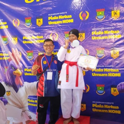 Siswi MTsN 37 Jakarta Raih Juara 1 Kata Perorangan Putri di Kejuaraan Karate Kabupaten Tangerang