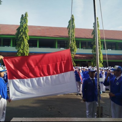 MTsN 6 Jakarta Peringati Hari Pahlawan dengan Upacara Khidmat