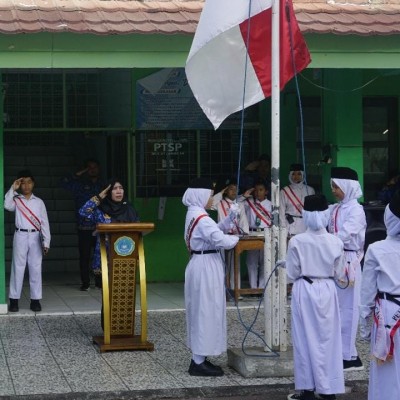 MIN 21 Jakarta Peringati Hari Pahlawan dengan Upacara Khidmat dan Amanat Inspiratif