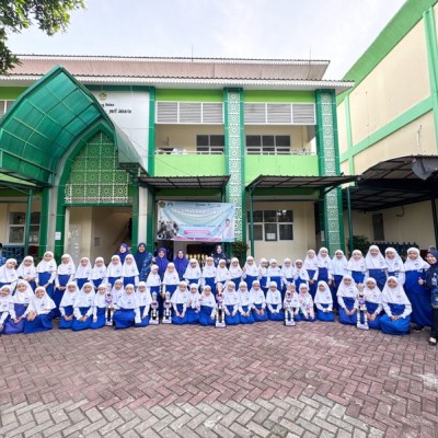 Siswa MIN 14 Al-Azhar Asy-Syarif Raih Prestasi Gemilang di Lomba Tari Kreasi Daerah Nusantara 5