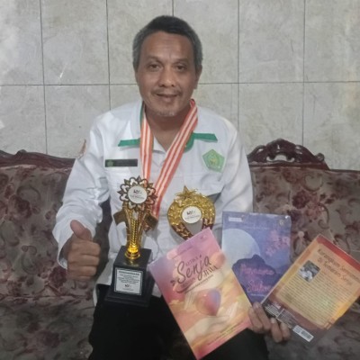 Guru MIN 5 Jakarta Terbitkan Buku Inspiratif, Dorong Semangat Literasi di Madrasah