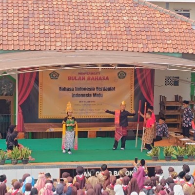 Kemenag Dorong Pembinaan Karakter Siswa Lewat Bulan Bahasa dan Pentas Seni di MIN 11 Jakarta Barat