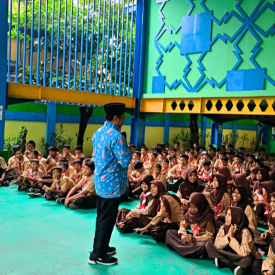 Tanamkan Semangat Belajar, Penyuluh Agama Islam Kepulauan Seribu Ajak Siswa SMPN 133 Jadi Pelajar Berakhlak