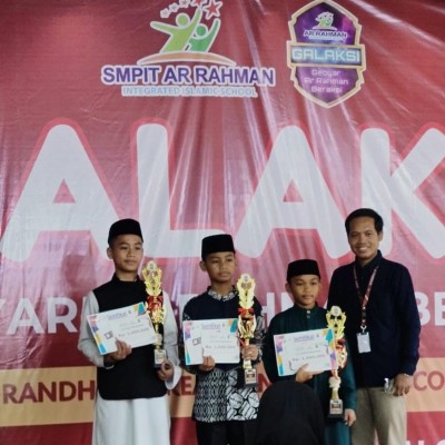 Alvaro Dzikri Putra Raih Juara 1 Azan, Harumkan MIN 9 di Event GALAKSI 2025