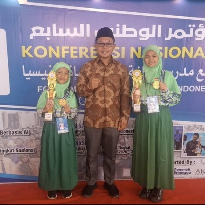 Siswa MIN 14 Raih Prestasi Nasional pada Olimpiade Bahasa Arab 2025