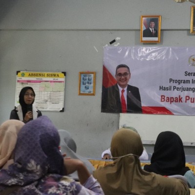 Penyerahan Sertifikat PIP di MAN 8 Jakarta Tegaskan Komitmen Pemerintah pada Pemerataan Pendidikan