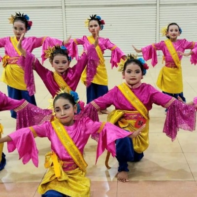 Tim Tari MI Daarul Gufron Raih Juara 1 dan 3 Lomba Kreasi Nusantara
