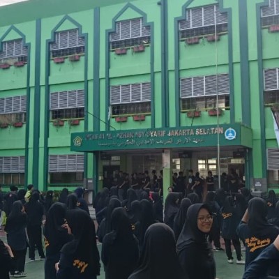 MTsN 41 Jakarta Gelar Senam Pagi, Wujudkan Madrasah Sehat dan Bersemangat