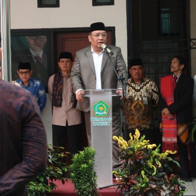 Guru, Pilar Peradaban: Kemenag Jakarta Selatan Gelar Upacara Hari Guru Nasional 2025