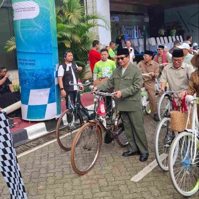MAN 8 Jakarta Dukung Gowes Lintas Iman Peringati Hari Guru Nasional 2025