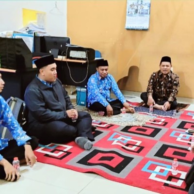 Ilmu Sebagai Cahaya Ibadah: Pesan Inspiratif Kakankemenag Kepulauan Seribu dalam Kultum Dzuhur