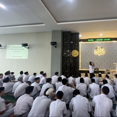 MAN 4 Jakarta Perkuat Literasi Digital Melalui Sosialisasi Perpustakaan Berbasis Aplikasi
