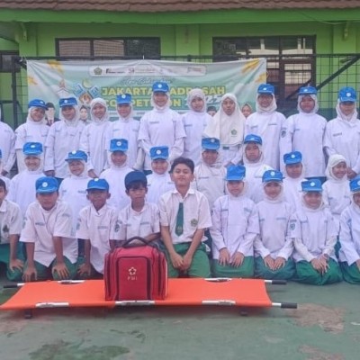 Pelatihan PMR : Dokter Kecil MIN 4 Jakarta Selatan Latihan Pertolongan Pertama